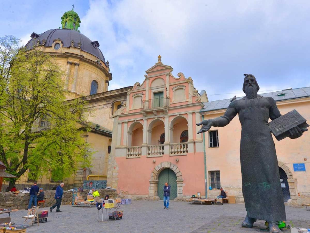 Apartment On Lychakivska Lviv Ngoại thất bức ảnh